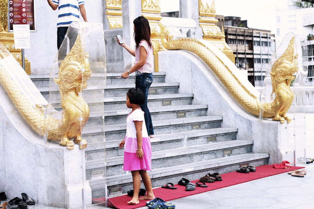 Take-shoes-off-before-enteringTemple.jpg Take-shoes-off-before-enteringTemple.jpg